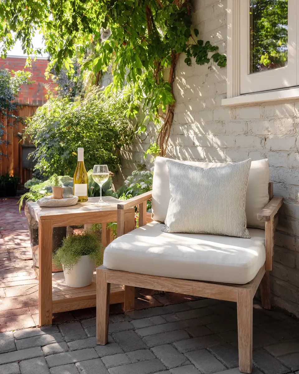 Cozy Cottage Patio Decor Ideas