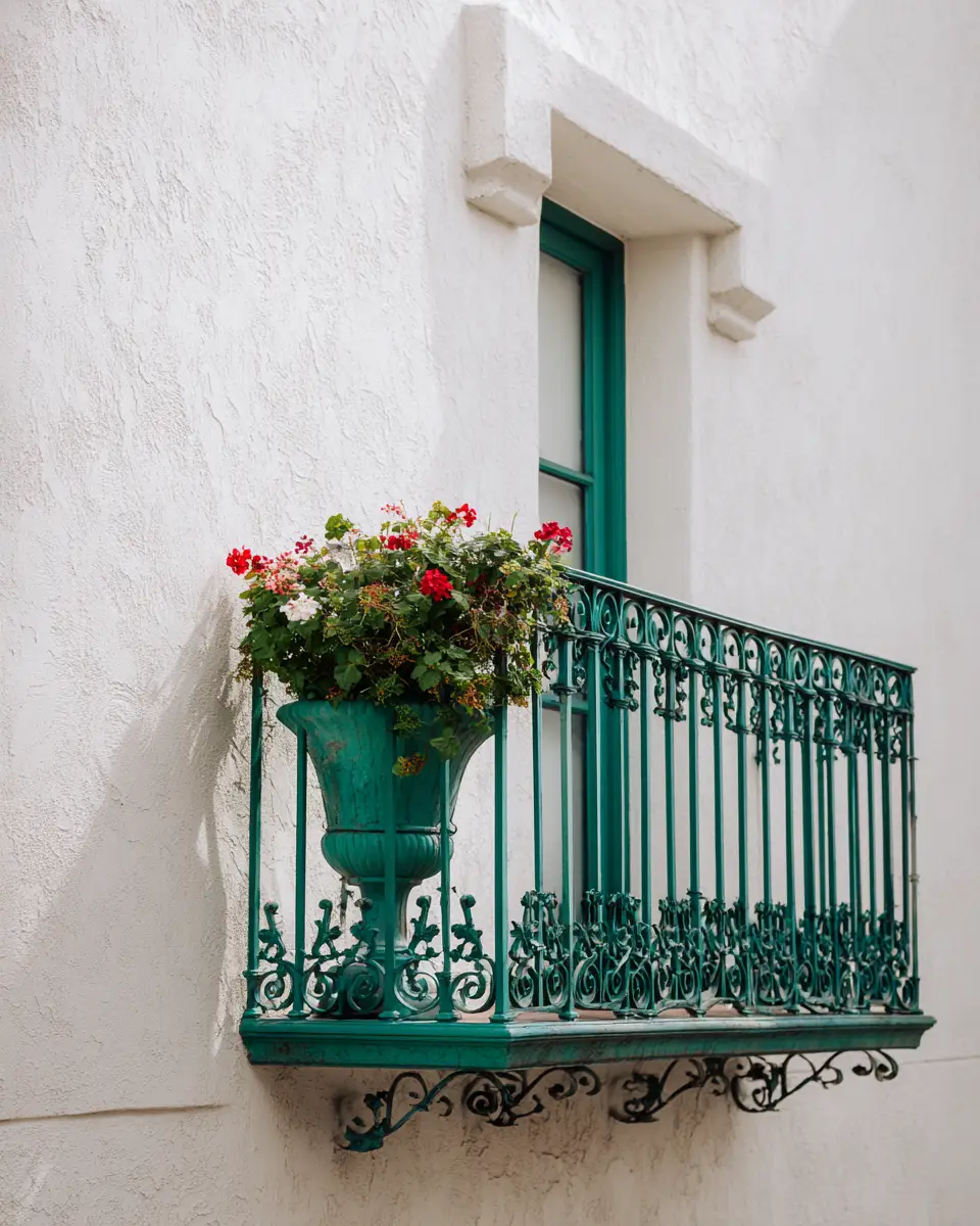Emerald Green Traditional Balcony Decor Ideas