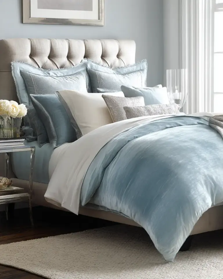 Sky Blue Classic Bedroom Decor Ideas - Featured