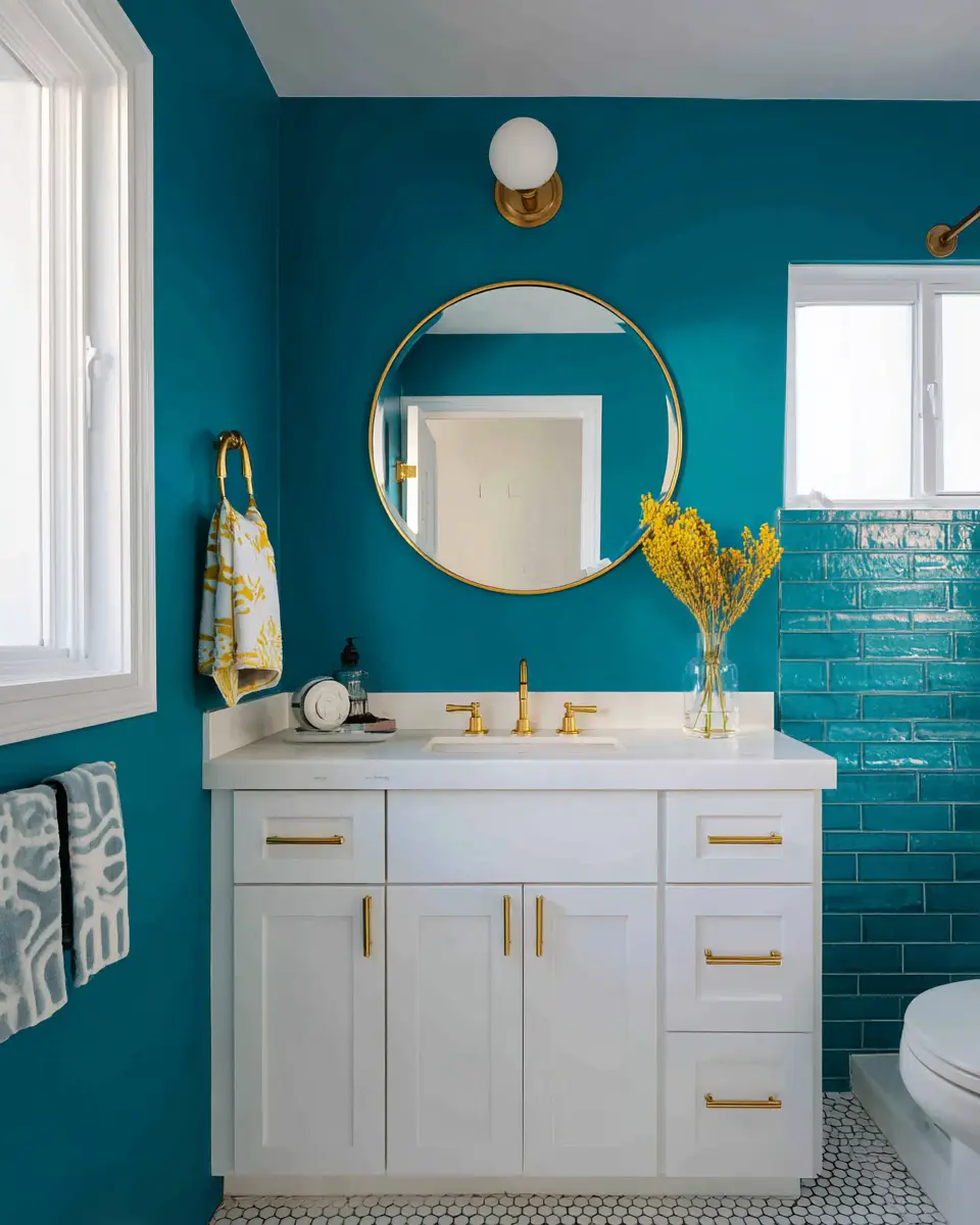 Two-Tone Bathroom Decor Ideas